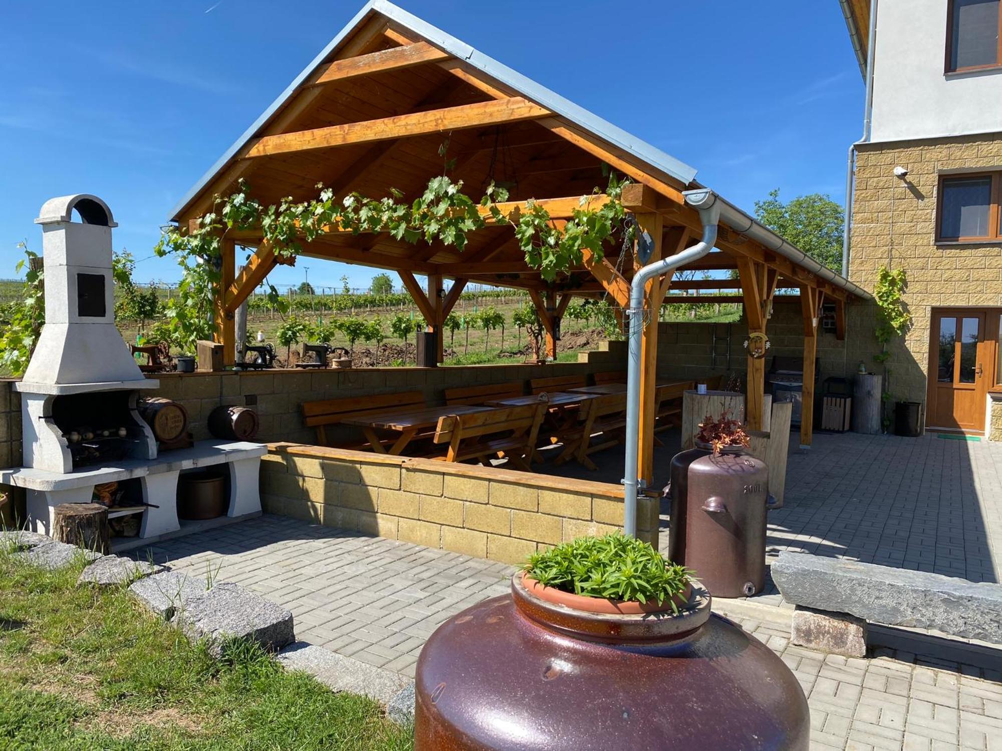 Vinarstvi & Penzion Knapek Strachotin Otel Dış mekan fotoğraf