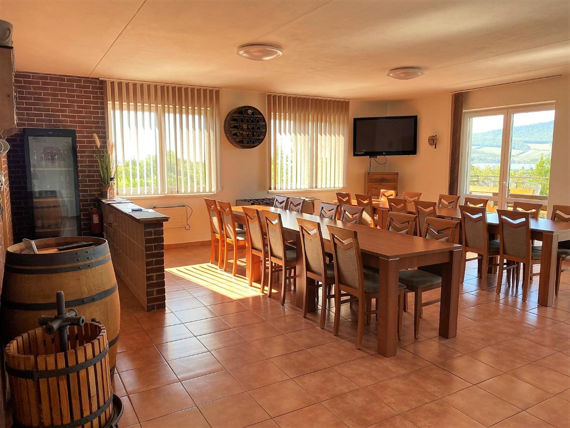 Vinarstvi & Penzion Knapek Strachotin Otel Dış mekan fotoğraf